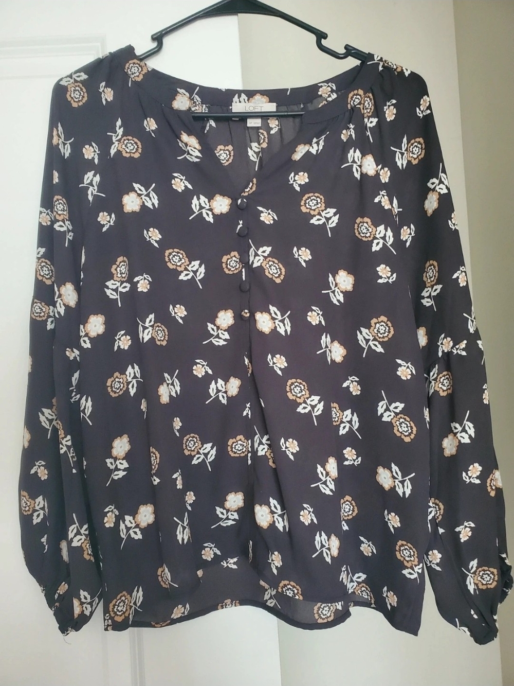 LOFT Navy Floral Button-Front Blouse with Cream and Tan Accents